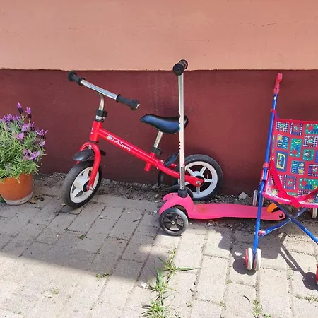 Storchennest Mit Eigenem Hof, Spielwiese Und Terrasse