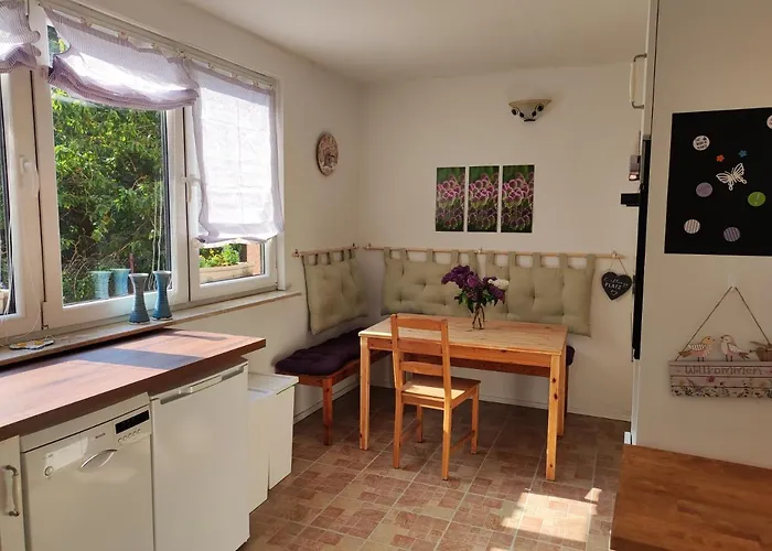 Storchennest Mit Eigenem Hof, Spielwiese Und Terrasse ناون